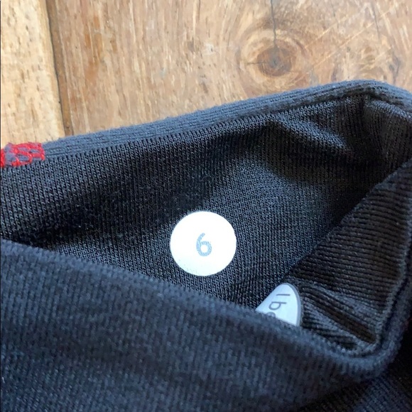 ❤️ lululemon athletica leggings, size 6 ❤️ - Picture 3 of 4